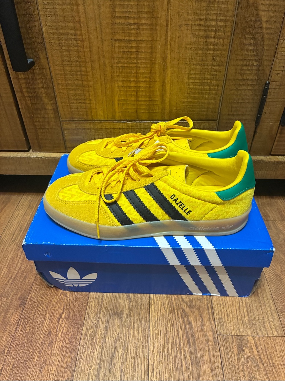 Adidas Gazelle Women’s Yellow, Green & Black Sneakers Size 6 NWT